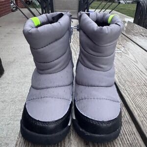 Grey and black boy's snow boots #winteressentials